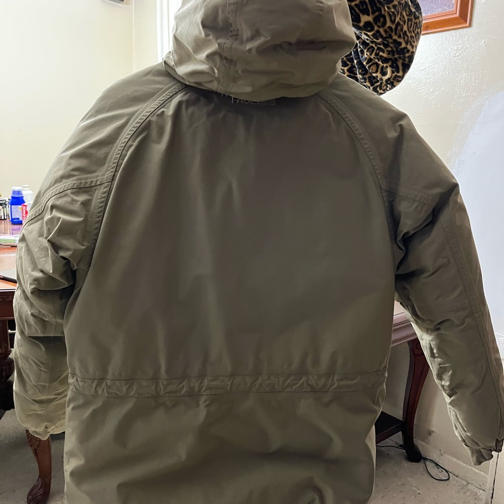 “Old School Retro” 1996 Moss Green North Face Puffer Coat - Picture 2 of 9